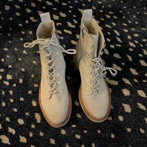 Dolce Vita Canvas Boot size 7.5